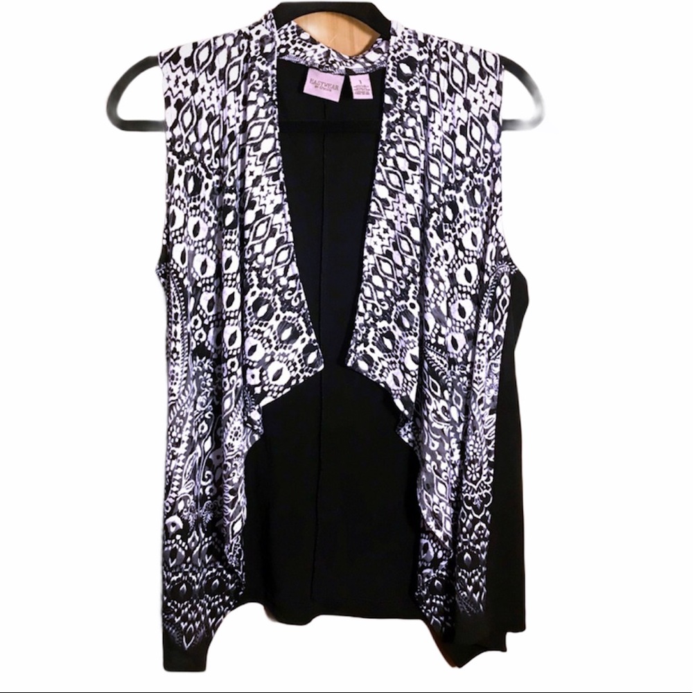 Easywear by Chico’s black and white sleeveless cardigan Vest Size 1 / medium